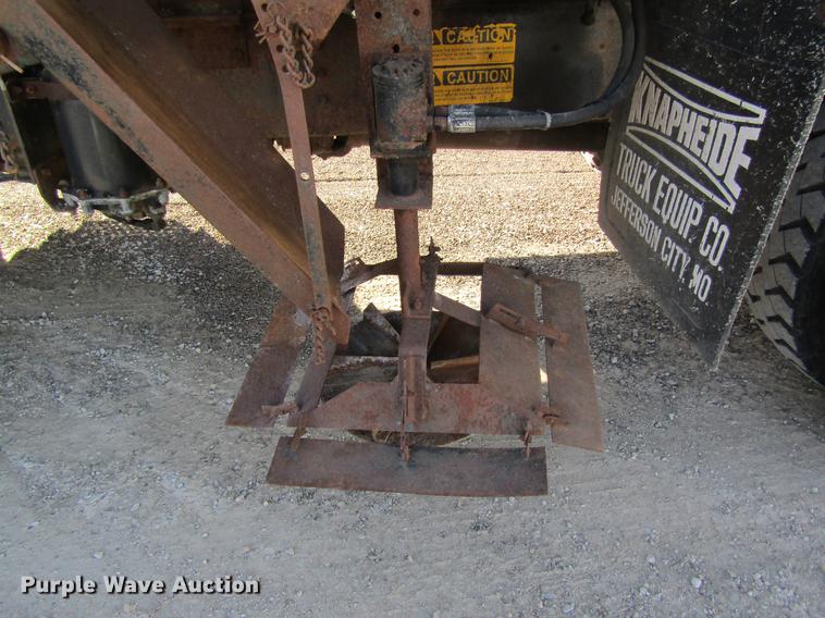 image for item DB9774 1999 International 4900 dump truck