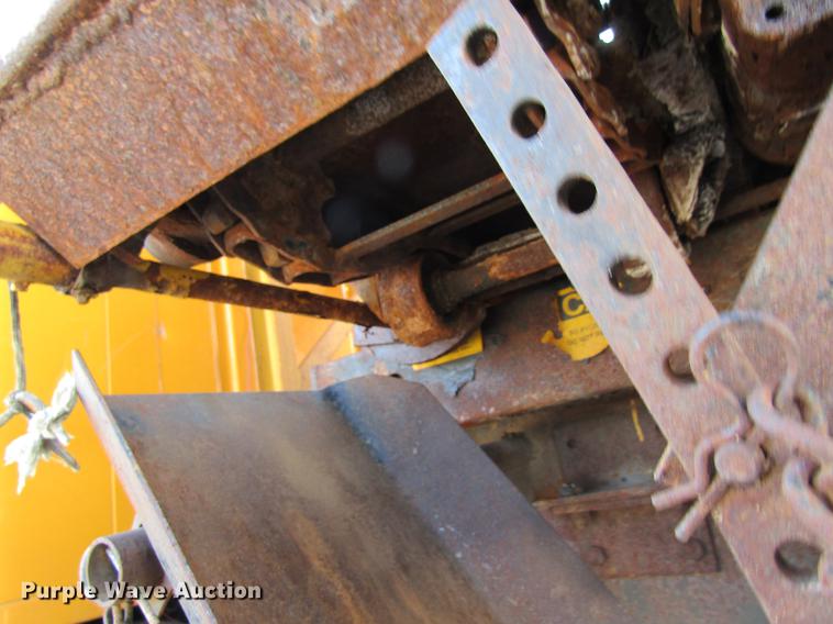 image for item DB9774 1999 International 4900 dump truck