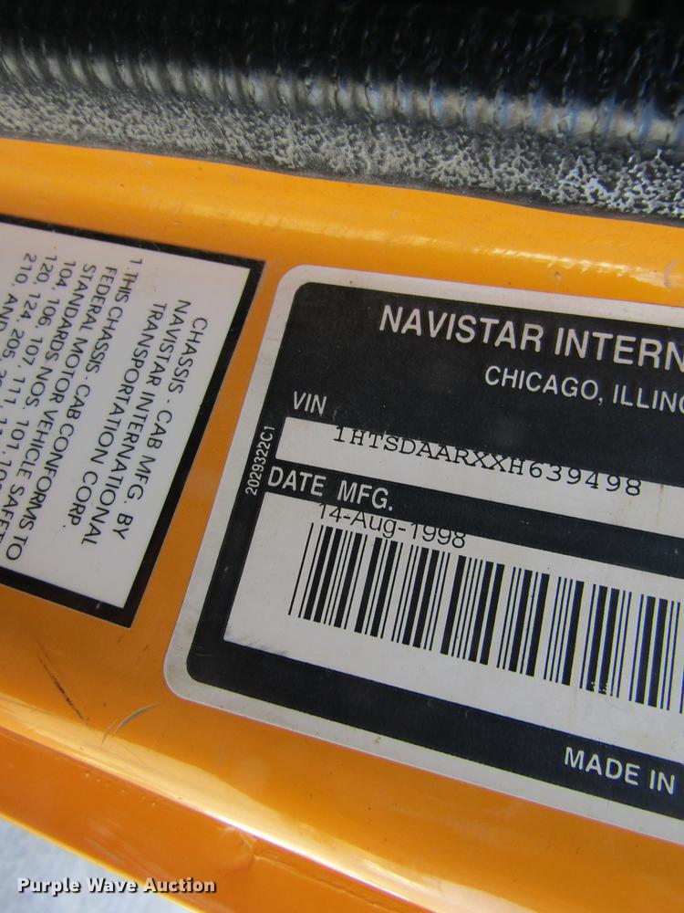 image for item DB9774 1999 International 4900 dump truck