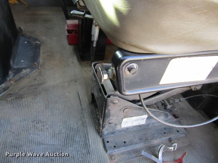 image for item DB9774 1999 International 4900 dump truck