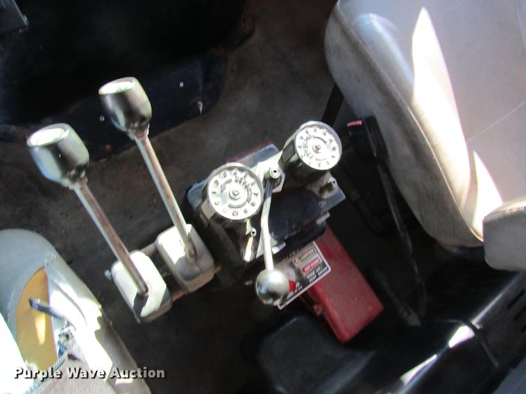 image for item DB9774 1999 International 4900 dump truck