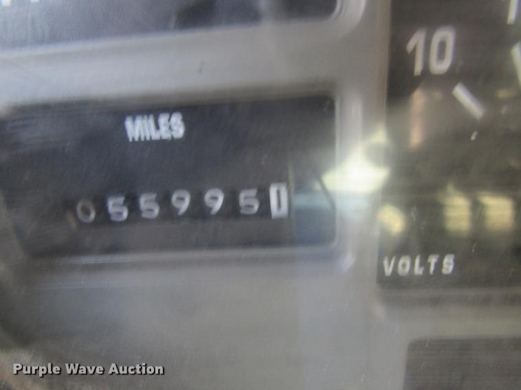 image for item DB9774 1999 International 4900 dump truck