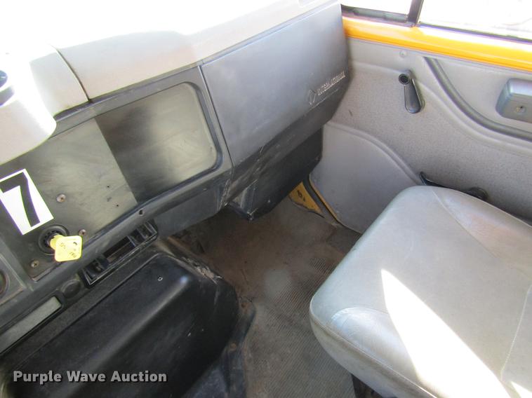 image for item DB9774 1999 International 4900 dump truck