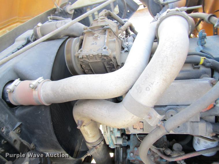 image for item DB9774 1999 International 4900 dump truck