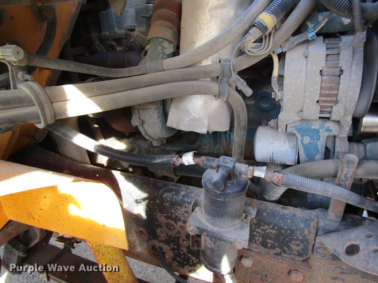 image for item DB9774 1999 International 4900 dump truck