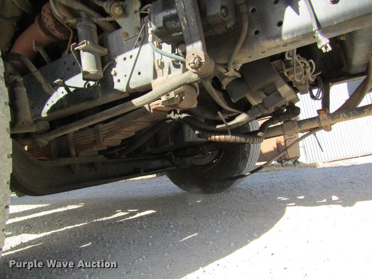 image for item DB9775 1999 International 2674 refuse truck