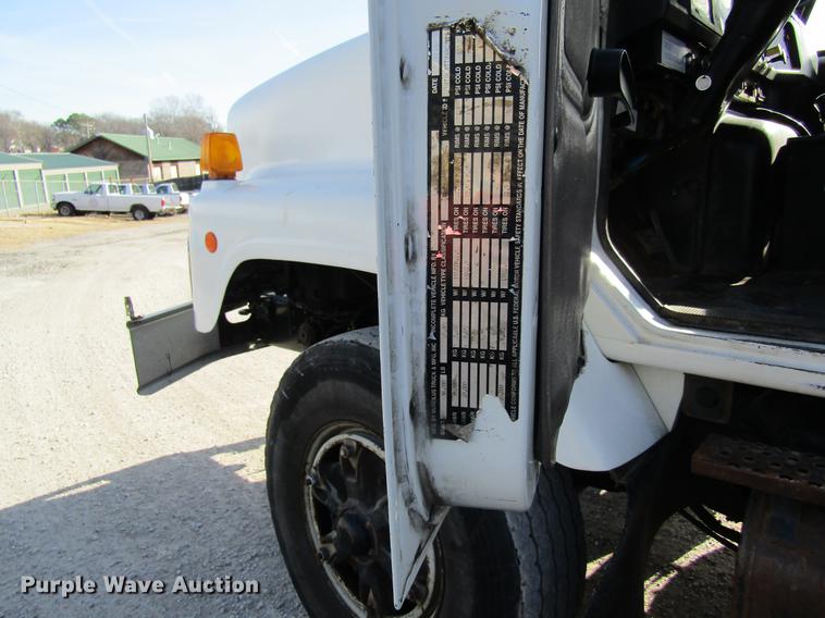 image for item DB9775 1999 International 2674 refuse truck