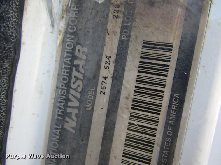 image for item DB9775 1999 International 2674 refuse truck