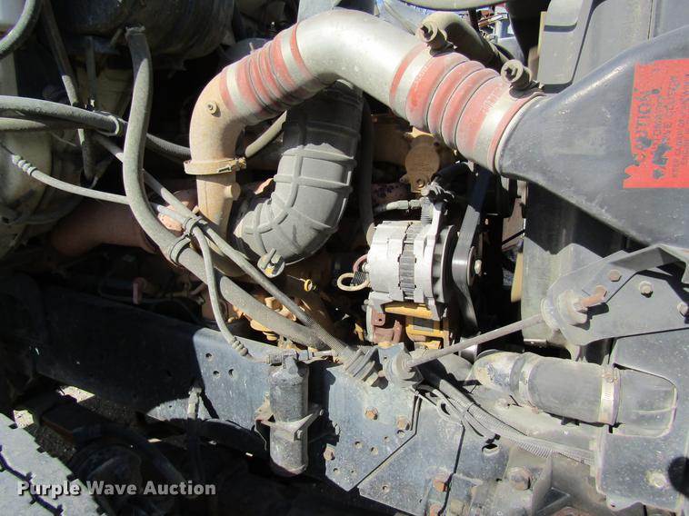 image for item DB9775 1999 International 2674 refuse truck