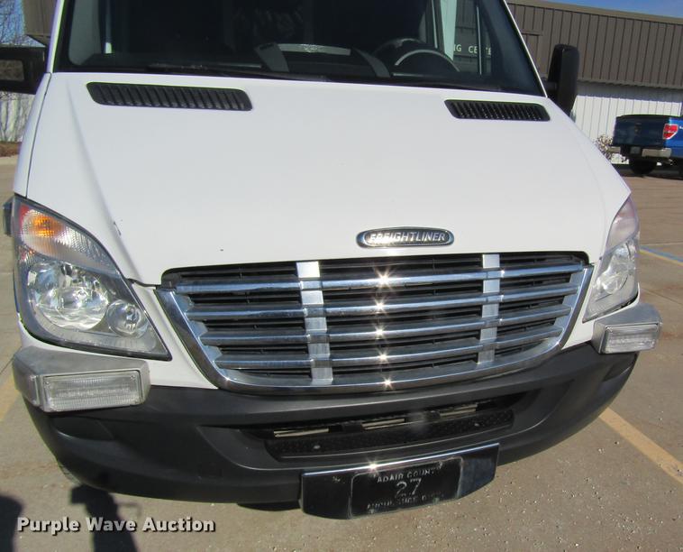 image for item DB9776 2011 Freightliner Sprinter 3500 ambulance