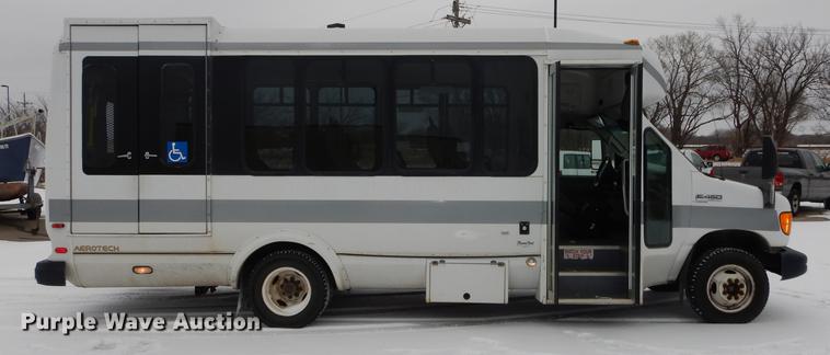 image for item DC0254 2007 Ford Eldorado E450 shuttle bus