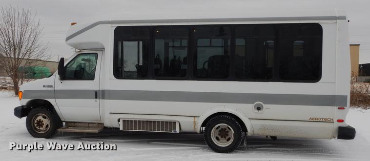 image for item DC0254 2007 Ford Eldorado E450 shuttle bus