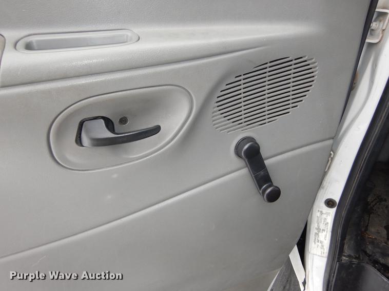 image for item DC0254 2007 Ford Eldorado E450 shuttle bus