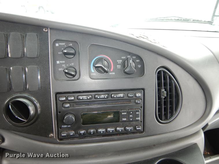 image for item DC0254 2007 Ford Eldorado E450 shuttle bus