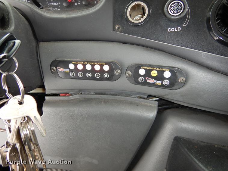 image for item DC0254 2007 Ford Eldorado E450 shuttle bus