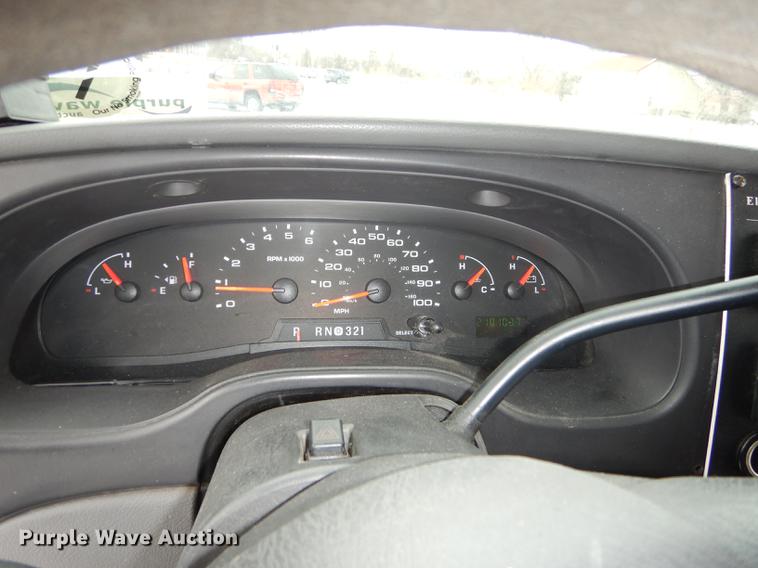 image for item DC0254 2007 Ford Eldorado E450 shuttle bus