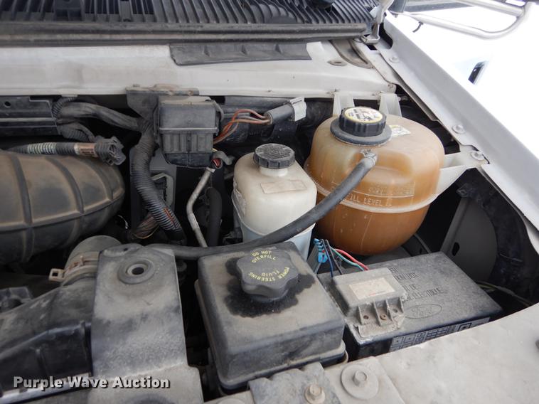 image for item DC0254 2007 Ford Eldorado E450 shuttle bus