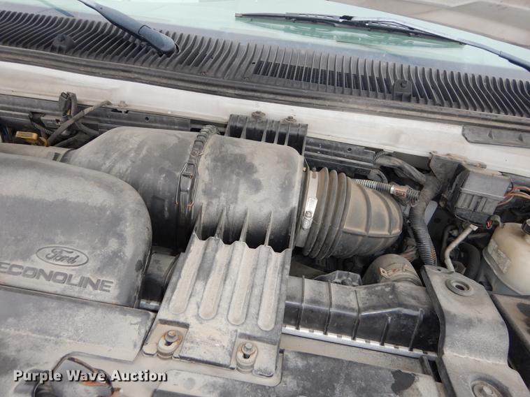 image for item DC0254 2007 Ford Eldorado E450 shuttle bus