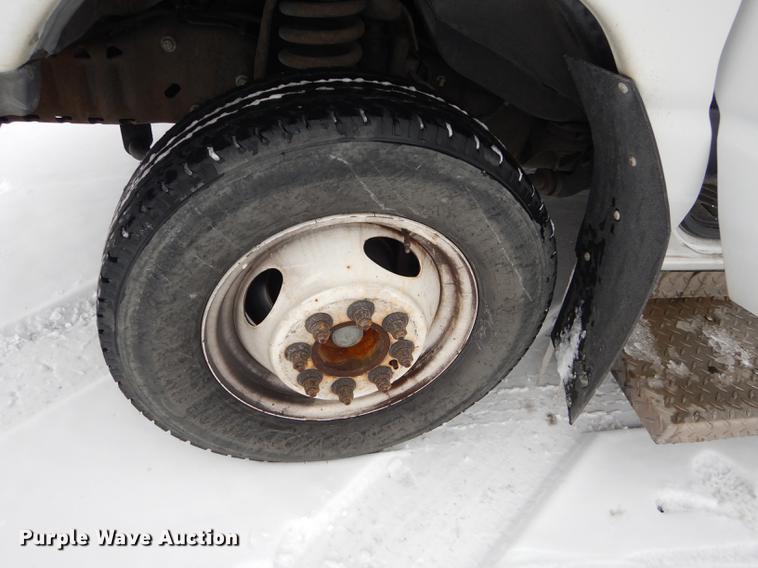 image for item DC0254 2007 Ford Eldorado E450 shuttle bus