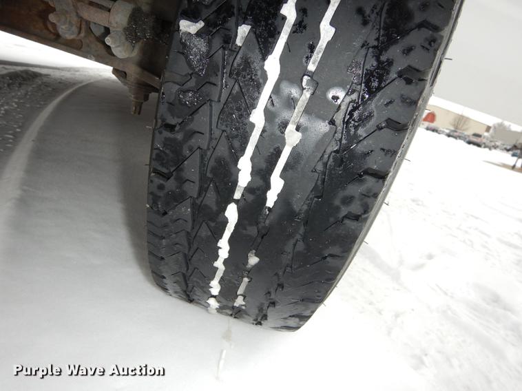 image for item DC0254 2007 Ford Eldorado E450 shuttle bus