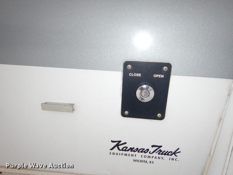 image for item DC0254 2007 Ford Eldorado E450 shuttle bus