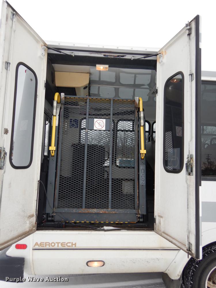 image for item DC0254 2007 Ford Eldorado E450 shuttle bus