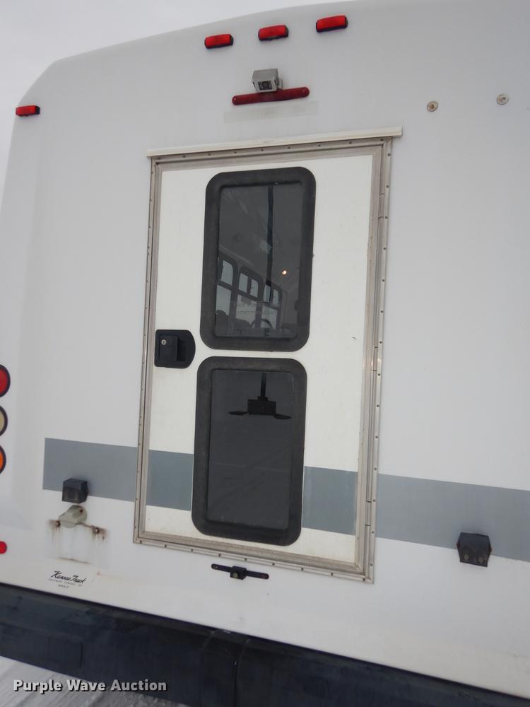 image for item DC0254 2007 Ford Eldorado E450 shuttle bus