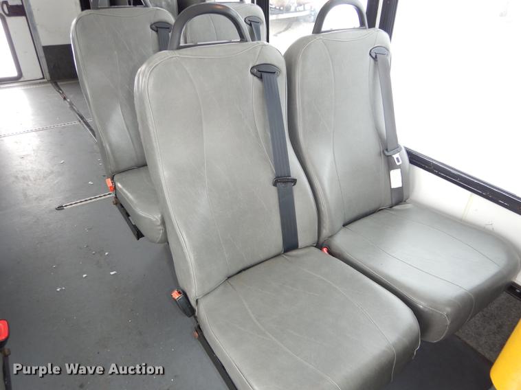 image for item DC0254 2007 Ford Eldorado E450 shuttle bus