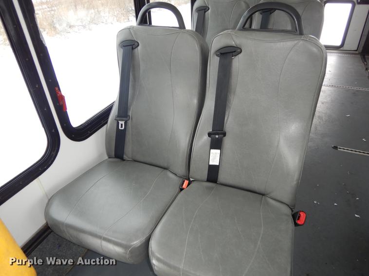 image for item DC0254 2007 Ford Eldorado E450 shuttle bus