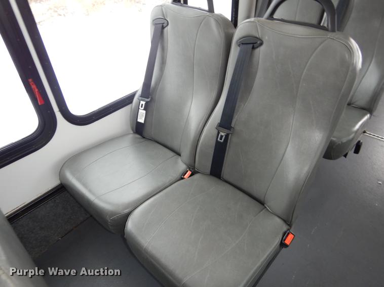 image for item DC0254 2007 Ford Eldorado E450 shuttle bus