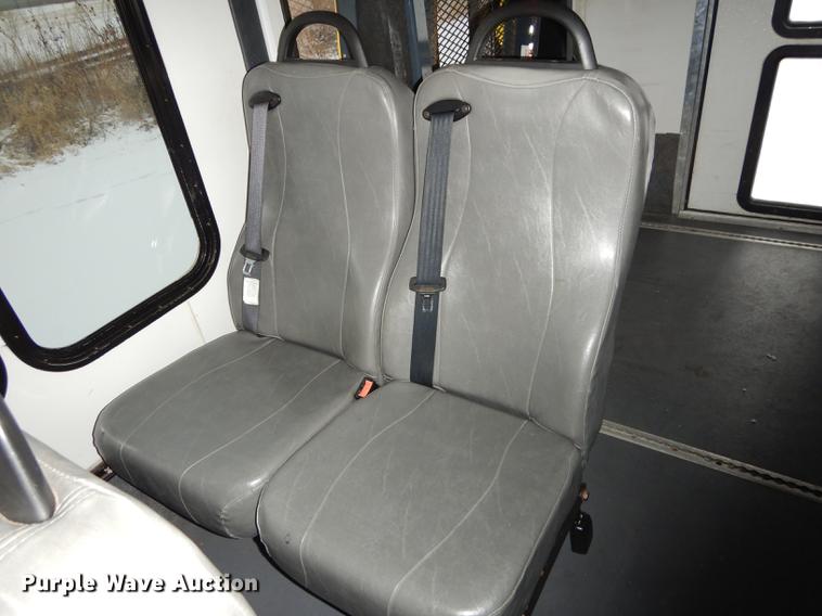 image for item DC0254 2007 Ford Eldorado E450 shuttle bus