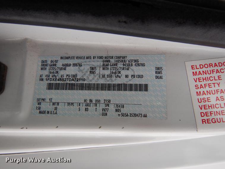 image for item DC0254 2007 Ford Eldorado E450 shuttle bus