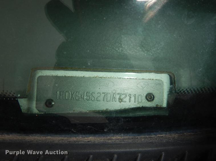 image for item DC0254 2007 Ford Eldorado E450 shuttle bus