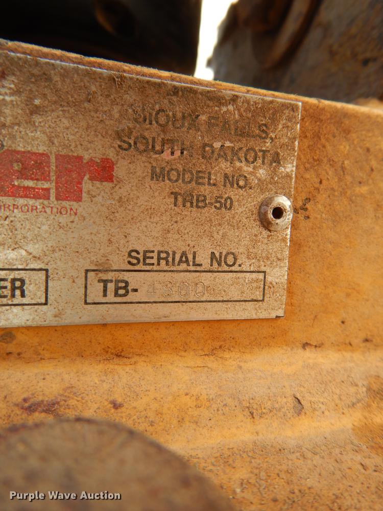 image for item DC0259 2000 New Holland TS110 MFWD tractor