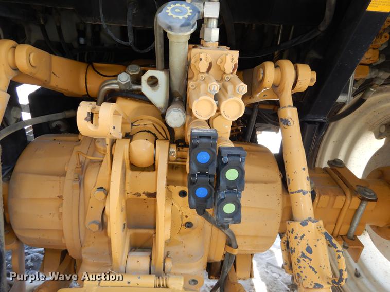 image for item DC0259 2000 New Holland TS110 MFWD tractor