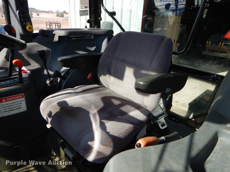 image for item DC0259 2000 New Holland TS110 MFWD tractor