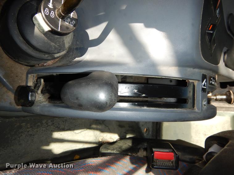 image for item DC0259 2000 New Holland TS110 MFWD tractor