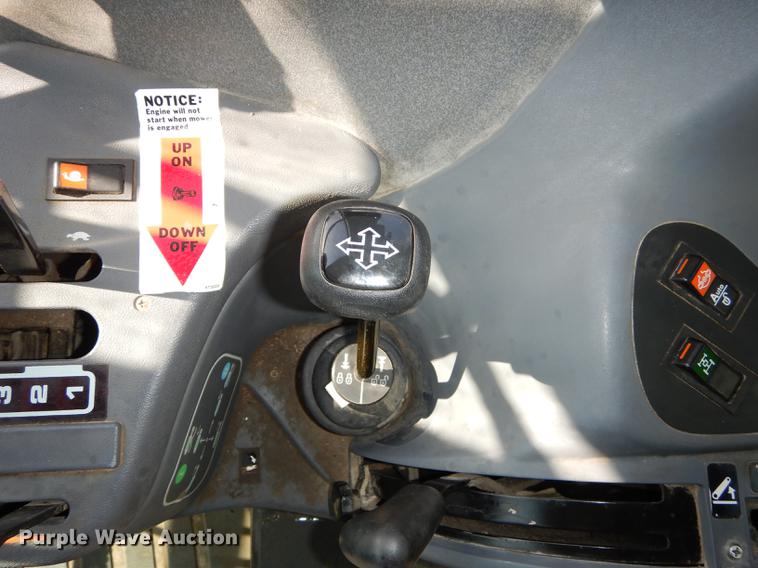 image for item DC0259 2000 New Holland TS110 MFWD tractor