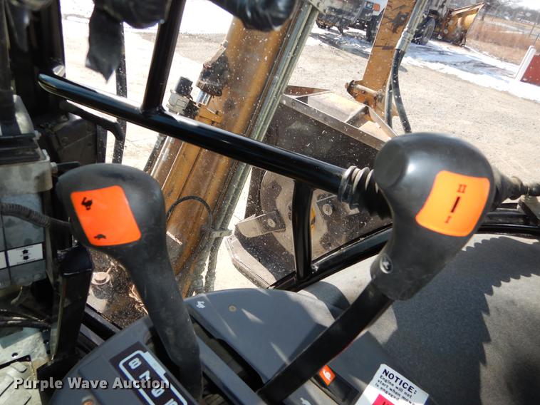 image for item DC0259 2000 New Holland TS110 MFWD tractor