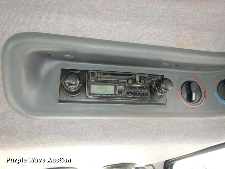 image for item DC0259 2000 New Holland TS110 MFWD tractor