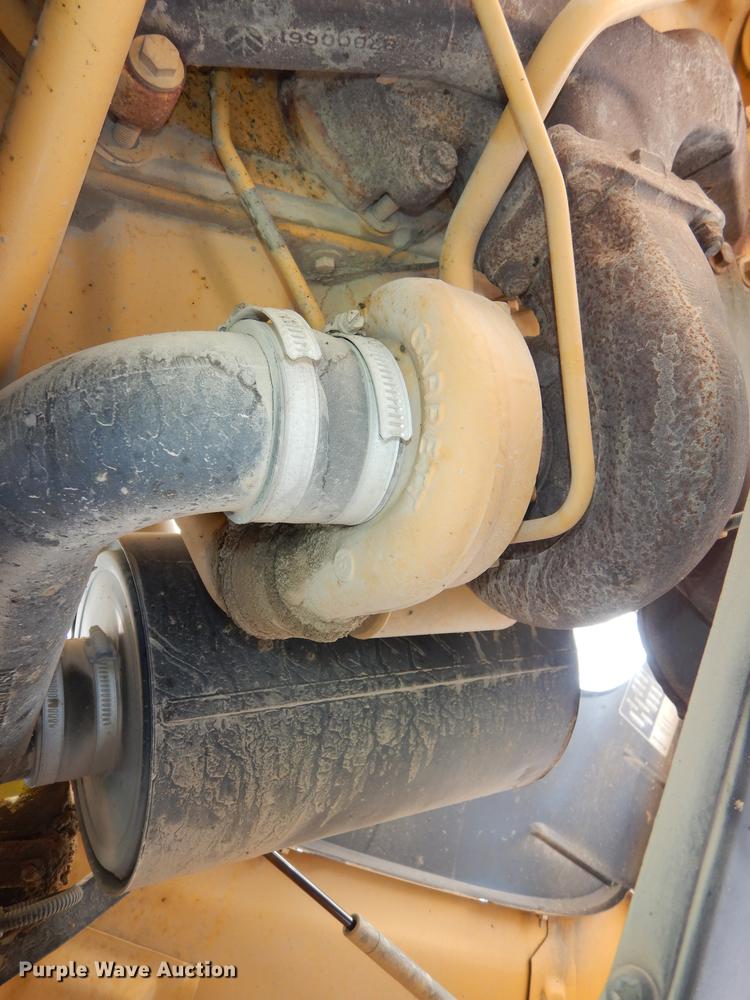 image for item DC0259 2000 New Holland TS110 MFWD tractor