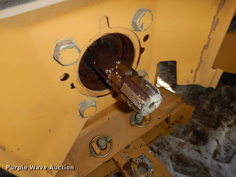 image for item DC0259 2000 New Holland TS110 MFWD tractor