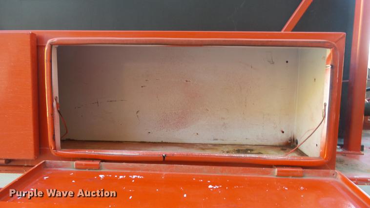 image for item DC0545 1984 Am General tank truck