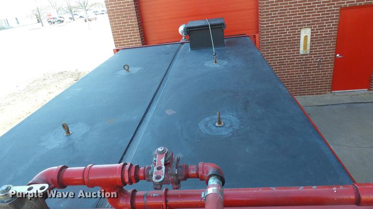 image for item DC0545 1984 Am General tank truck