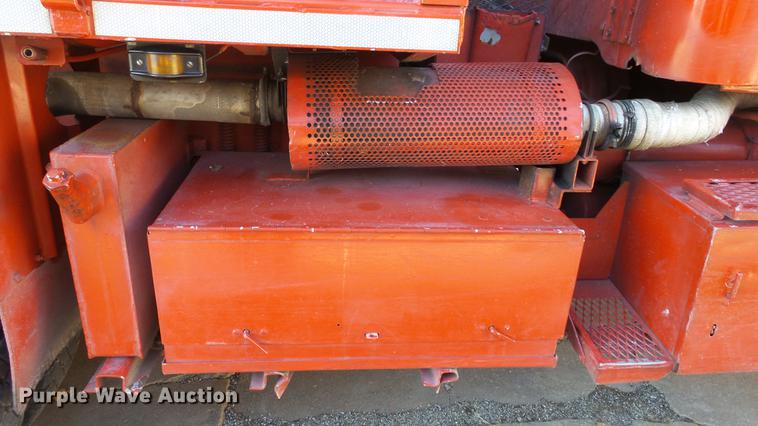 image for item DC0545 1984 Am General tank truck