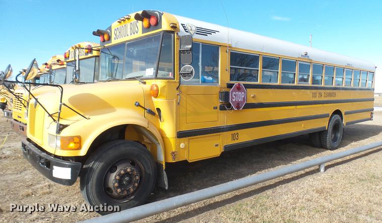 image for item DC1932 2003 International school bus