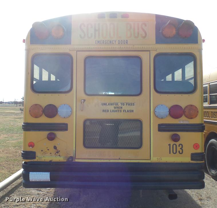 image for item DC1932 2003 International school bus