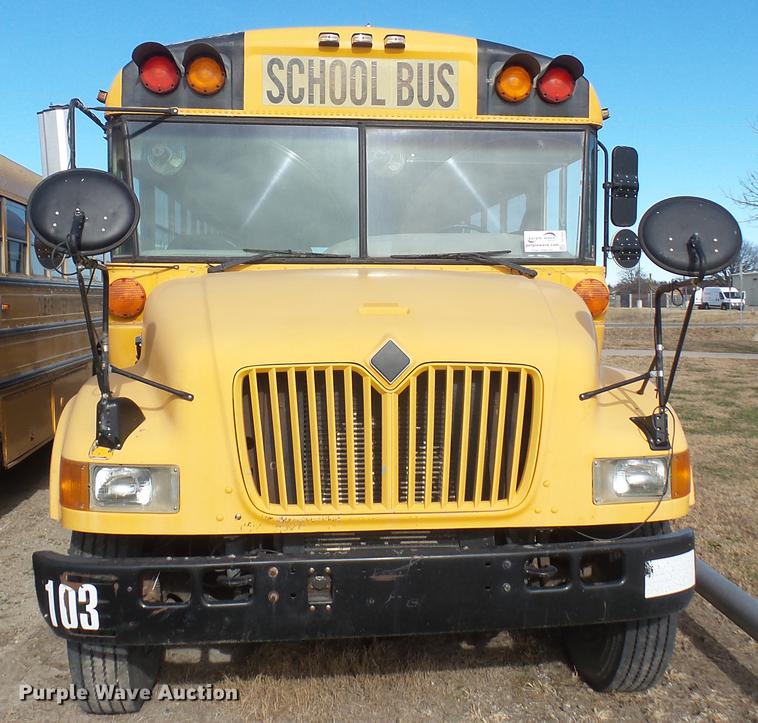 image for item DC1932 2003 International school bus