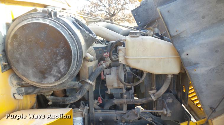 image for item DC1932 2003 International school bus