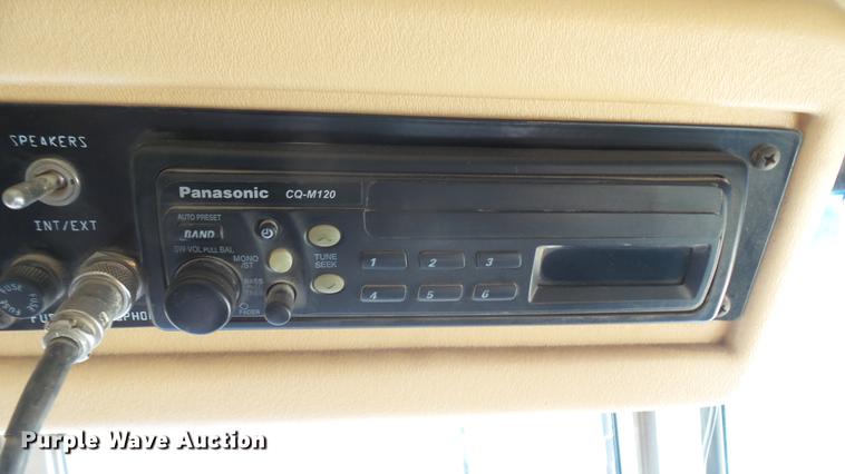 image for item DC1932 2003 International school bus